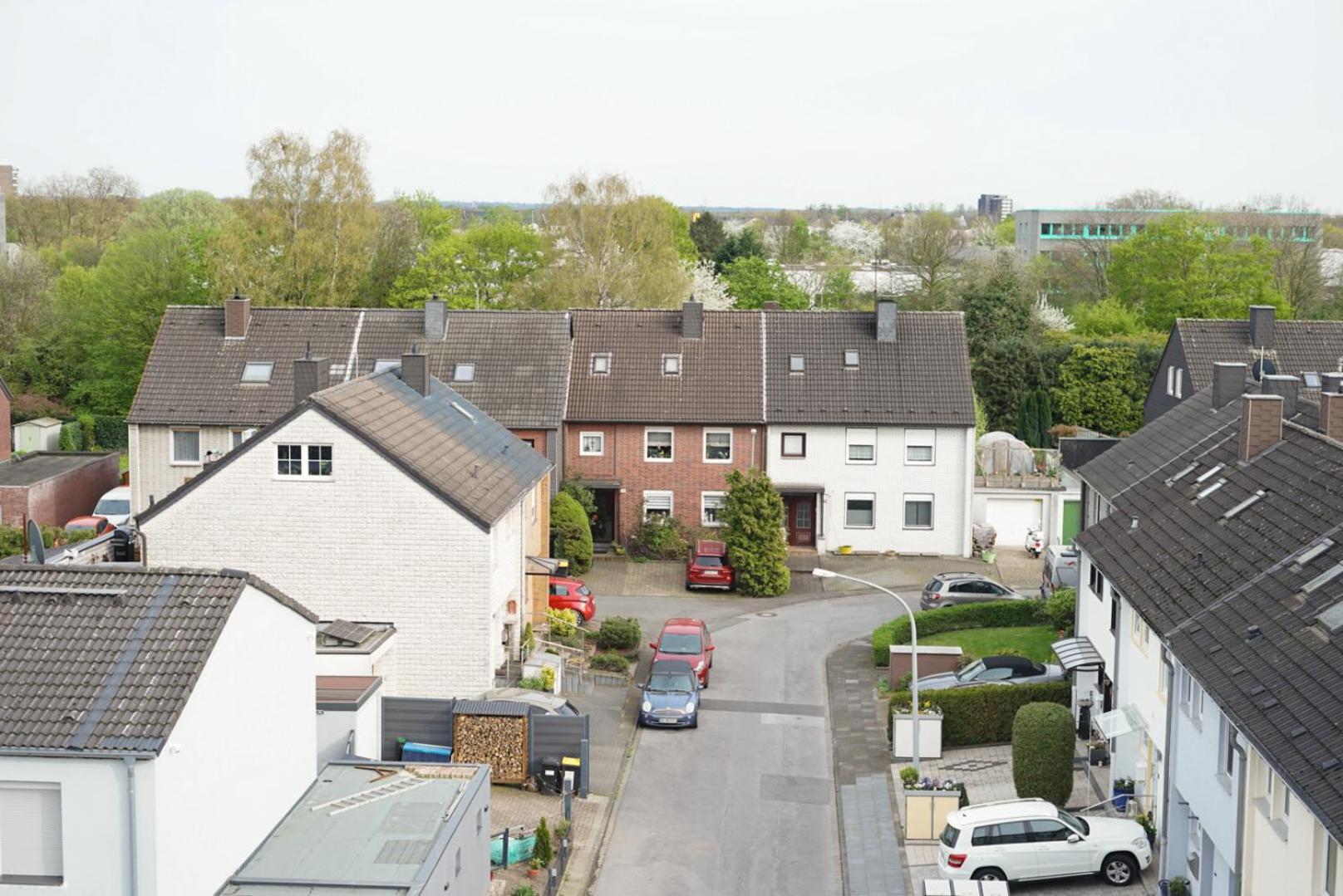 Moeblierte 3-Zimmer-Wohnung Nahe Duesseldorf In Duisburg-Sued Bagian luar foto